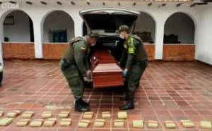 300 de kilograme de cannabis găsite de poliția columbiană într-un sicriu (VIDEO)