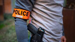 Un polițist francez a violat șase femei, victime ale violențelor din familie, chiar în secția de poliție