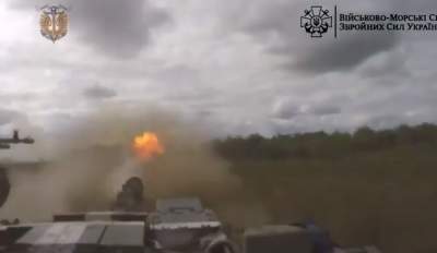 Momentul în care un tanc ucrainean distruge de la mică distanță un vehicul al armatei ruse. Lupte de blindate, în Herson (VIDEO)