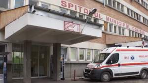 Un angajat al unei ambulanțe private din Teleorman s-a sinucis în spital după ce a aflat că este infectat cu coronavirus
