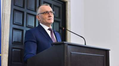 Sorin Cîmpeanu spune că a demisionat „pentru a nu periclita reforma în educație”, în prima apariție publică după retragere