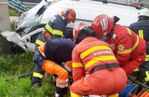 Un mort și cinci răniți, într-un groaznic accident rutier produs în Suceava