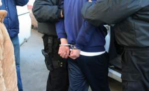 Percheziții într-un dosar de tâlhărie, într-o comună din Iași: doi tineri au fost reținuți