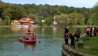 Un ieșean ieșit cu prietenii la un grătar s-a înecat, după ce a intrat în lacul Ciric să facă o baie
