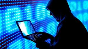 Hackerii controlează activitatea de pe net a peste 100.000 de români