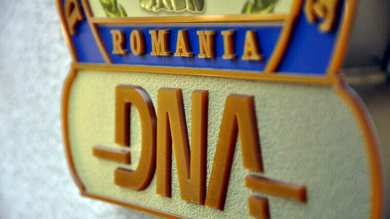 Directorul Sălii Polivalente Bucureşti, trimis în judecată de DNA după ce ar fi luat 56.000 de lei pe nedrept