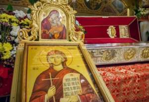 Peste 42.000 de români își serbează onomastica sâmbătă, de Sfânta Cuvioasă Parascheva