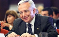 Guvernatorul BNR, una spune alta scrie. Mugur Isărescu a avut venituri cu 5.000 de euro pe lună mai mari decât a declarat purtătorul de cuvânt