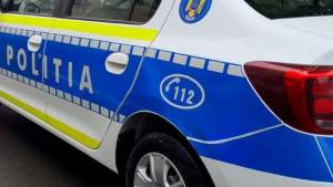 Agentul de poliţie cercetat după ce ar fi intervenit asupra a trei dispozitive GPS montate pe autospecialele de poliție a fost concediat