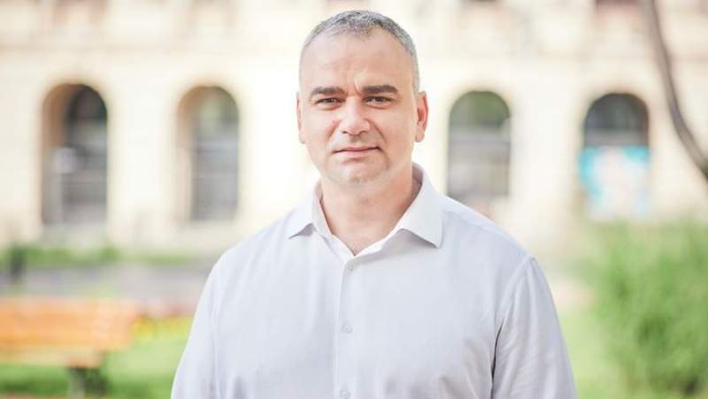 Marius Bodea (Senator USR PLUS): Cod roșu de incompetență la Iași, în plină pandemie. Chirica supraaglomerează unul dintre cele mai mari licee din Iași