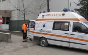 Adolescentă din Vaslui, moartă în timp ce era transportată cu ambulanța la spital