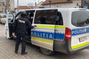 Două femei și un bărbat din Ialomița, arestați pentru trafic de minori, proxenetism și act sexual cu un minor