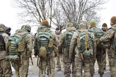 Un soldat din Garda Națională a Ucrainei şi-a împuşcat mortal cinci camarazi, apoi a fugit