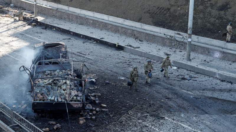 Armata ucraineană: Pagubele înregistrate de Rusia de la începutul invaziei - 5.700 de soldați uciși, 198 de tancuri și 864 de blindate distruse