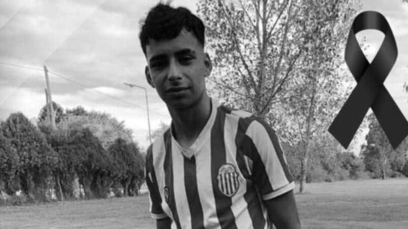 Un fotbalist argentinian a murit la 17 ani, după ce un polițist l-a împușcat în cap în timpul unei urmăriri în trafic
