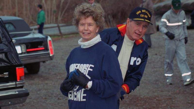 Sora fostului președinte american George W. Bush a murit după ce a contractat coronavirusul