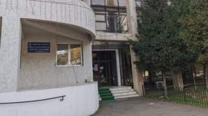 Anchetă la DSP Suceava după ce doi angajați s-ar fi vaccinat fictiv anti-COVID: unul dintre ei a murit, cazul său fiind mediatizat intens de anti-vacciniști