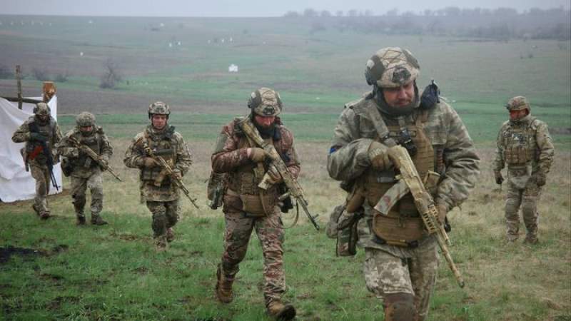 Ucraina se pregătește de contraatac, în timp ce Rusia trece în defensivă