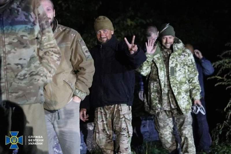Luptătorii de la Azovstal, printre care comandanți din regimentul Azov, au fost eliberați în schimbul „prințului întunecat” al politicii ucrainene