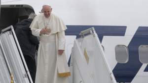 Papa Francisc a plecat din România: „Mă întorc acasă mai bogat&quot;