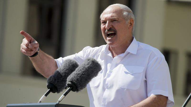 Lukașenko: „Slavă Domnului că la noi e dictatură! Occidentul mare şi bogat nu are sare. Vin la noi și cumpără”