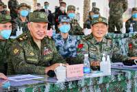 Politico: China trimite în secret suficient echipament în Rusia pentru a echipa o întreagă armată