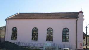 Sinagoga din Orăștie a fost vandalizată: clădirea este monument istoric