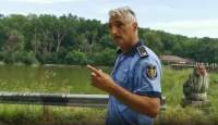 Polițistul local care a salvat viața tinerei căzută cu mașina în Lacul Ciric va fi premiat cu 1.000 de euro. Femeia a fost reținută de polițiști