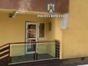 Percheziții la cabinetele unor medici de familie din Brașov care ar fi făcut decontări ilegale în pandemie (VIDEO)
