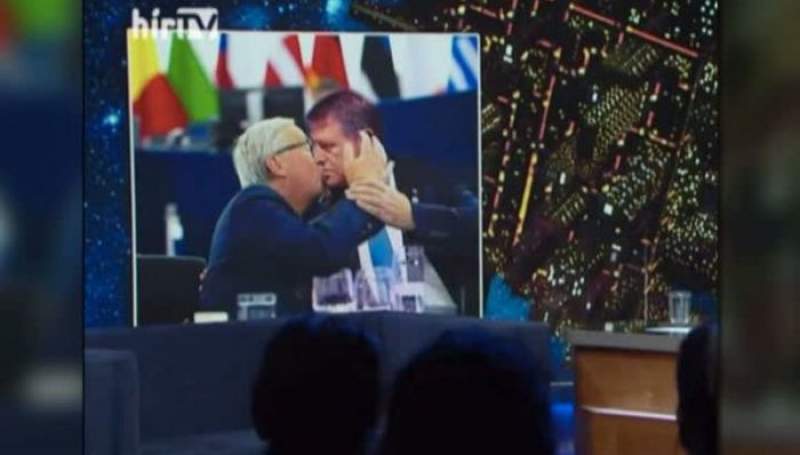 Iohannis și Juncker, victimele unei manipulări grosolane și revoltătoare la o televiziune din Ungaria apropiată lui Viktor Orban