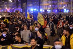 188 de persoane audiate și 12 jandarmi răniți, în urma protestului de luni seara din București