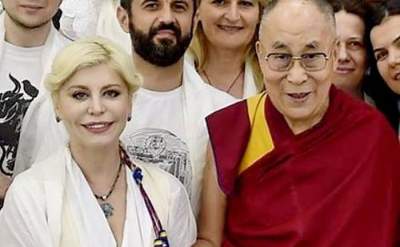 Loredana s-a întâlnit cu Dalai Lama în India. A primit o misiune specială!