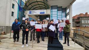 Protest spontan la Radio Iași: Avem salarii foarte mici. Relația cu conducerea nu există