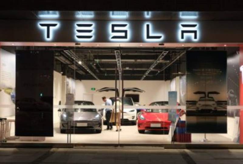 Tesla va rechema la service peste 475.000 de maşini electrice
