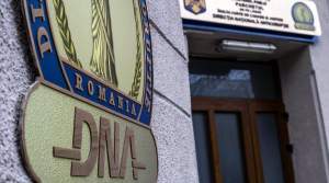 Procurorii DNA au trimis în judecată trei bărbați care au sechestrat, bătut și șantajat un om de afaceri ca să renunțe la peste un milion de euro