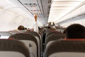 Un avion American Airlines s-a întors din drum ca să dea jos un pasager pentru flatulență excesivă
