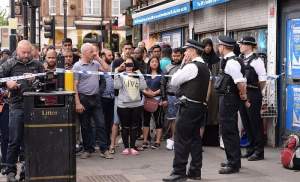 Doi români arestați într-un raid al poliției londoneze, după atentatul terorist de sâmbătă