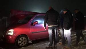 Facerea de bine... Un bărbat din Bacău a fost înjunghiat de un om al străzii pe care l-a primit în casa sa