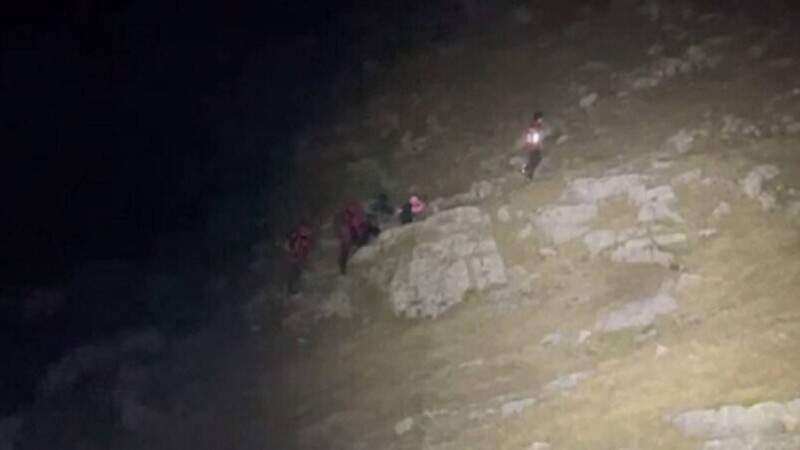 Șase turiști s-au rătăcit pe munte, după ce au rămas fără baterii la lanterne