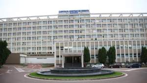 Cinci angajați de la Spitalul Județean Suceava, trimiși în judecată într-un dosar de luare de mită, furt și înșelăciune