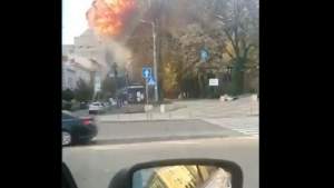 Momentul în care o rachetă rusească lovește Kievul (VIDEO)