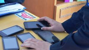 Un tânăr din Satu Mare i-a vândut unei femei telefoane mobile și computere pe care nu le-a mai livrat. Paguba e de 40.000 de euro