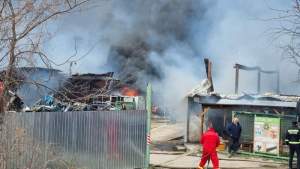 Incendiu devastator la un depozit de deșeuri din Ciurea (VIDEO EXCLUSIV)