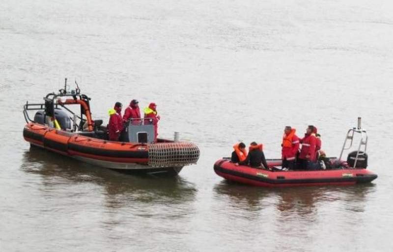O barcă în care se aflau și români s-a răsturnat: trei persoane au murit