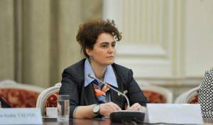 Senator Iulia Scântei: „ROMÂNIA este stat naţional, suveran şi independent, unitar şi indivizibil.” (Constituția României, art. 1 alin. 1)