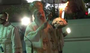 Mii de creștini ortodocși și catolici din Iași au participat la slujba de Înviere și au luat Lumina Sfântă (VIDEO)
