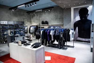 Primul magazin Calvin Klein din nord-estul țării și al treilea din rețeaua IULIUS s-a inaugurat la Palas Iași