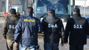 Șase polițiști rutieri din Bacău, anchetați de procurori pentru că ar fi luat șpagă de la șoferi ca să nu îi sancționeze
