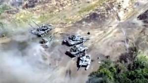 Imagini de război: Tancuri rusești, distruse și avariate într-un peisaj apocaliptic (VIDEO)