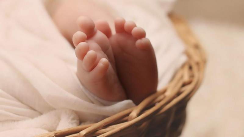 Tragedie în Ploiești: bebeluș de numai două luni, găsit mort în pat de mama minoră